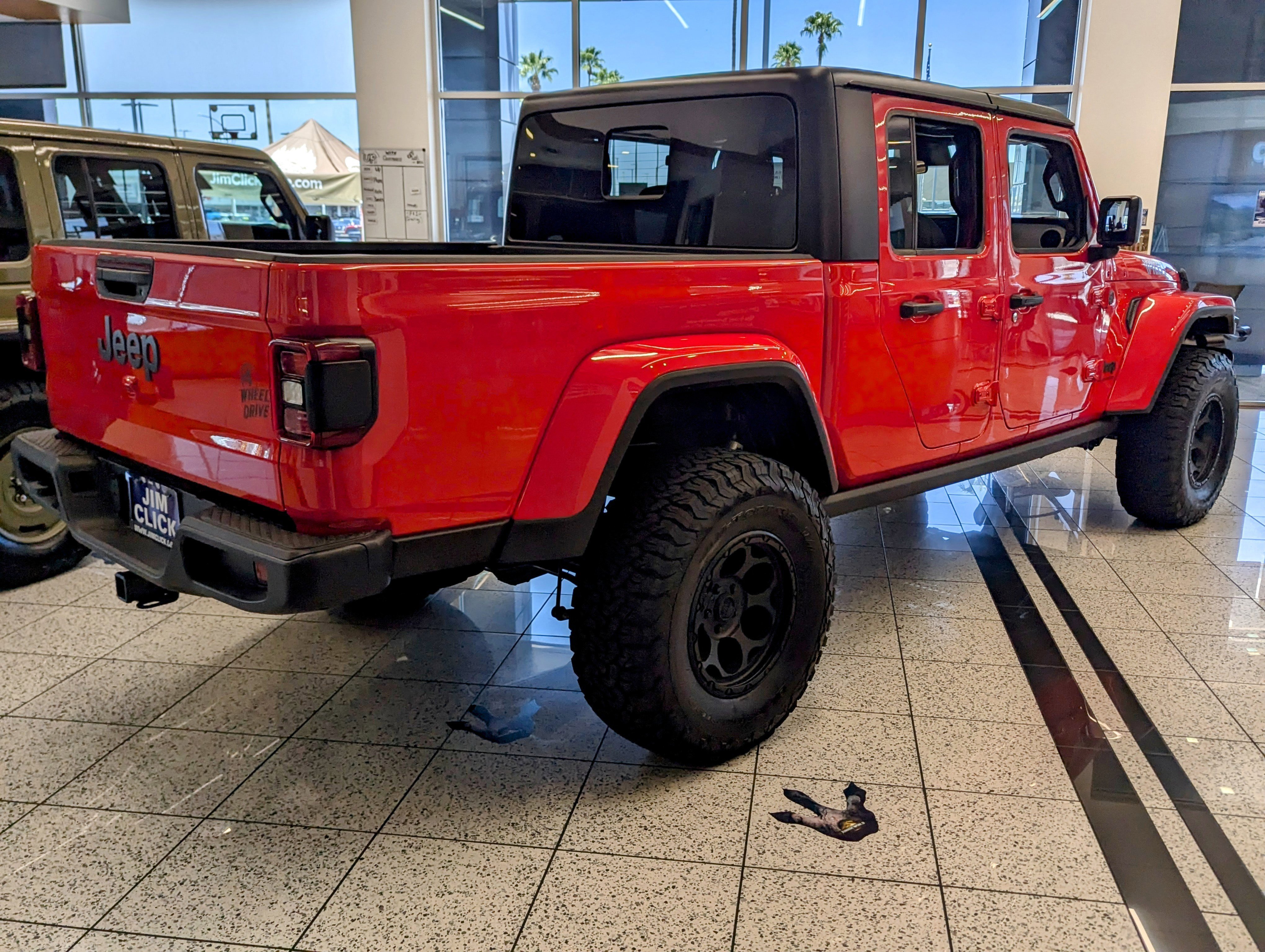 New 2025 Jeep Gladiator Willys image 2