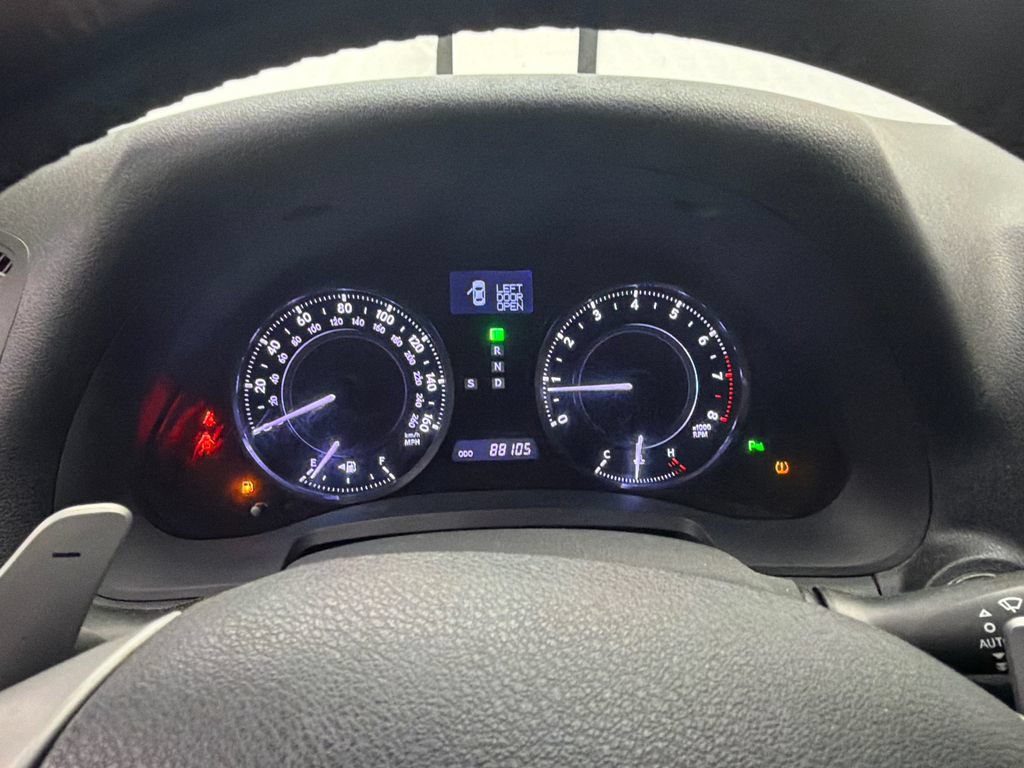 Used 2011 Lexus IS 350C w/ Luxury Pkg RWD image 21