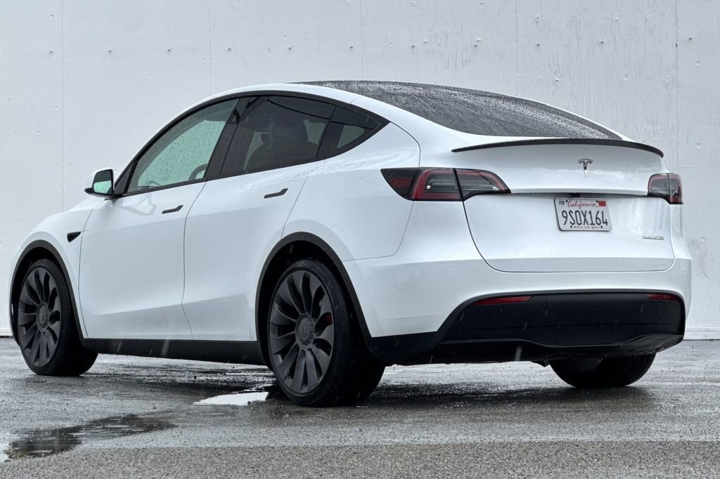 Used 2025 Tesla Model Y Performance image 5