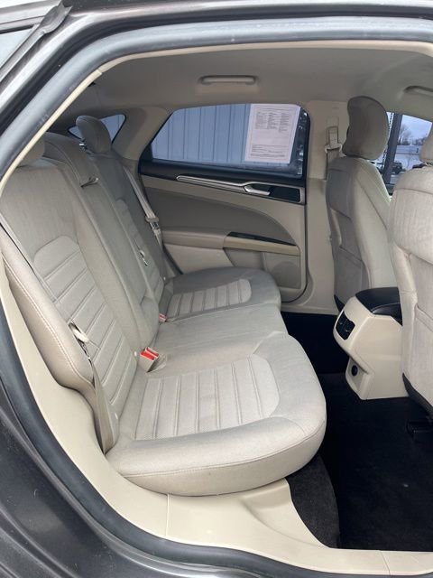 Used 2019 Ford Fusion SE image 35