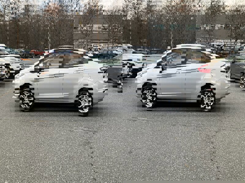 Used 2019 Ford Fiesta SE image 8