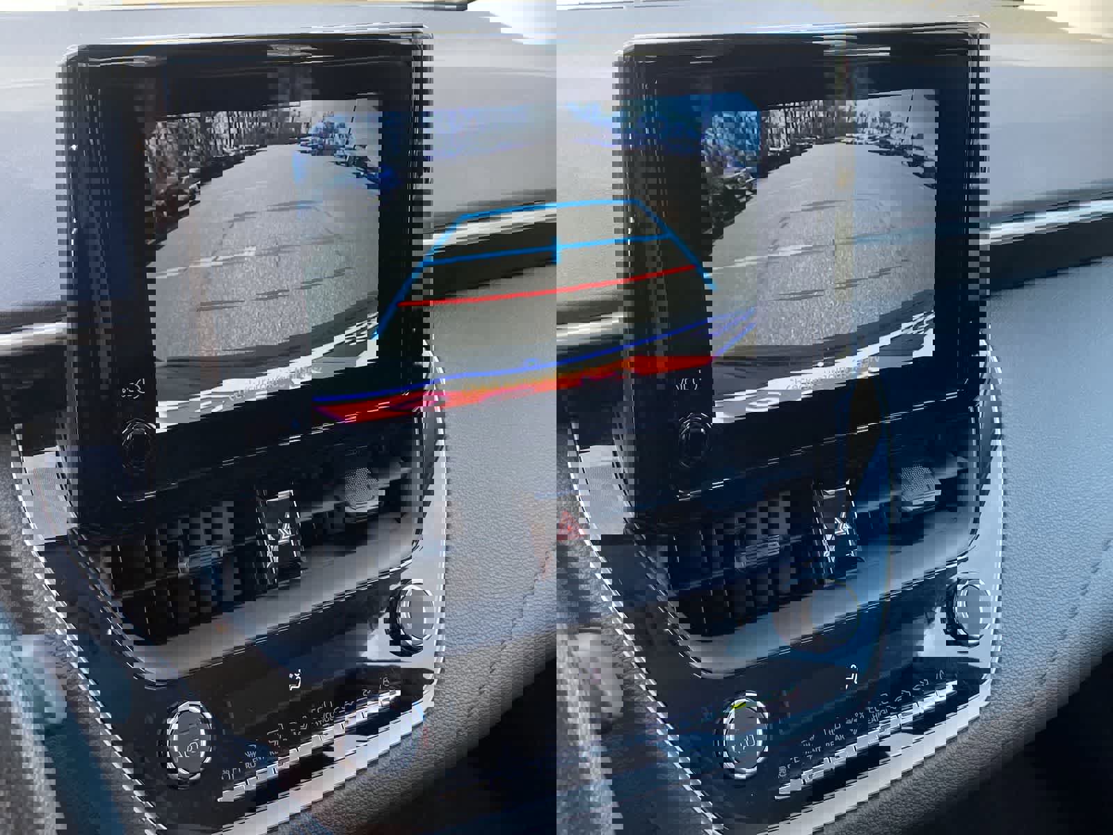 Used 2025 Toyota Corolla LE image 30