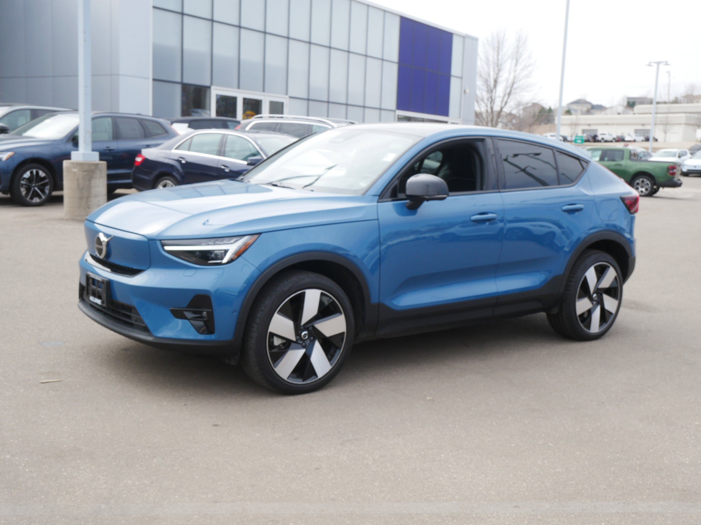 Certified 2023 Volvo C40 P8 Recharge Ultimate image 3