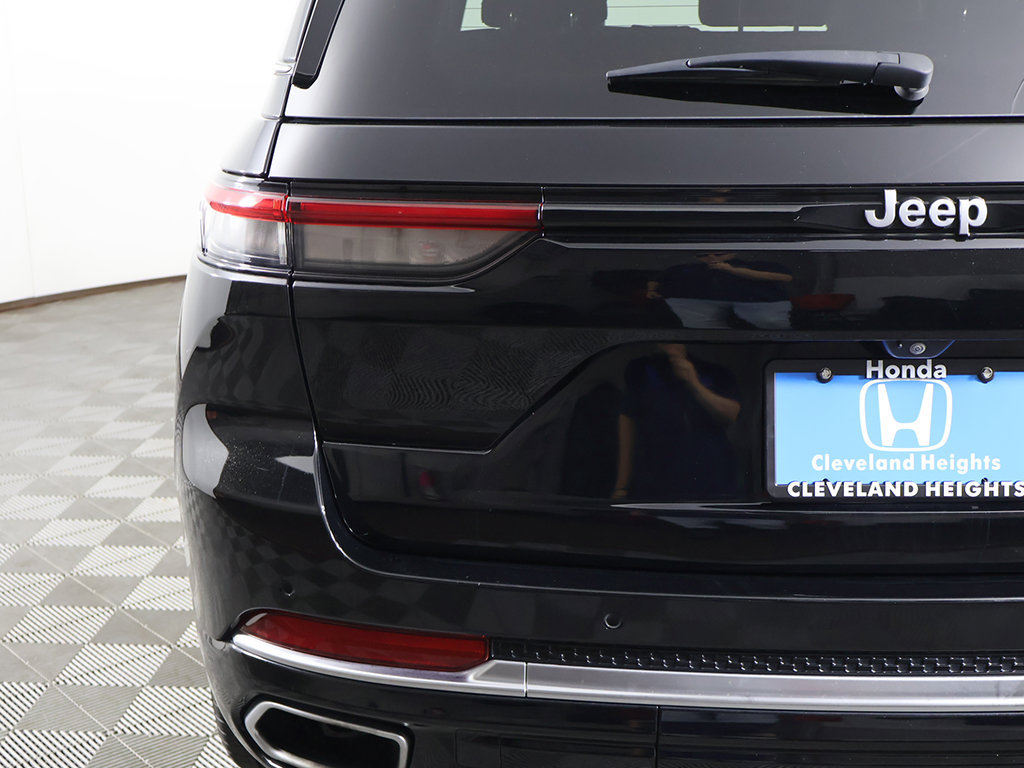Used 2023 Jeep Grand Cherokee Summit AWD/4WD image 19
