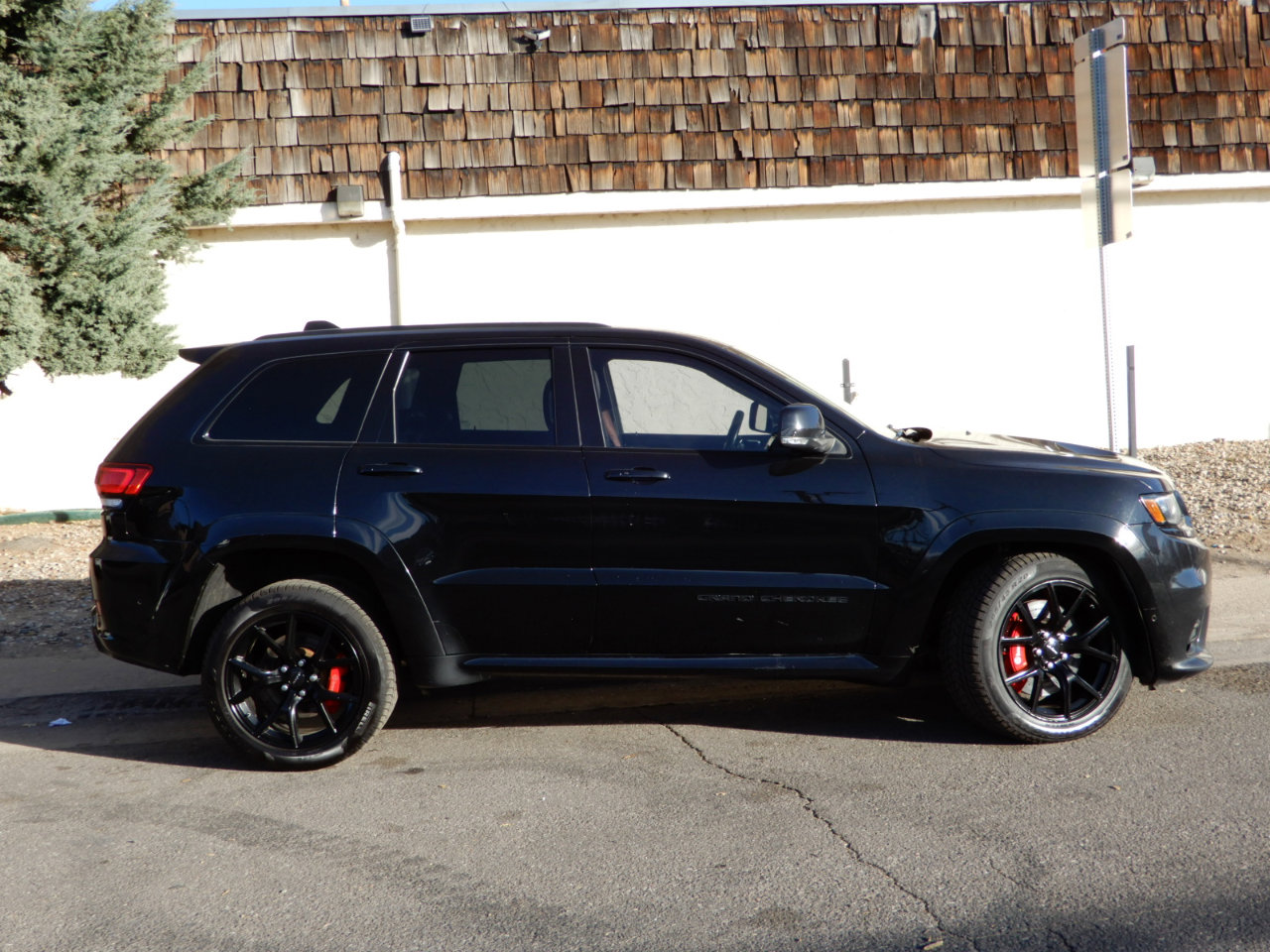 Used 2019 Jeep Grand Cherokee SRT image 4