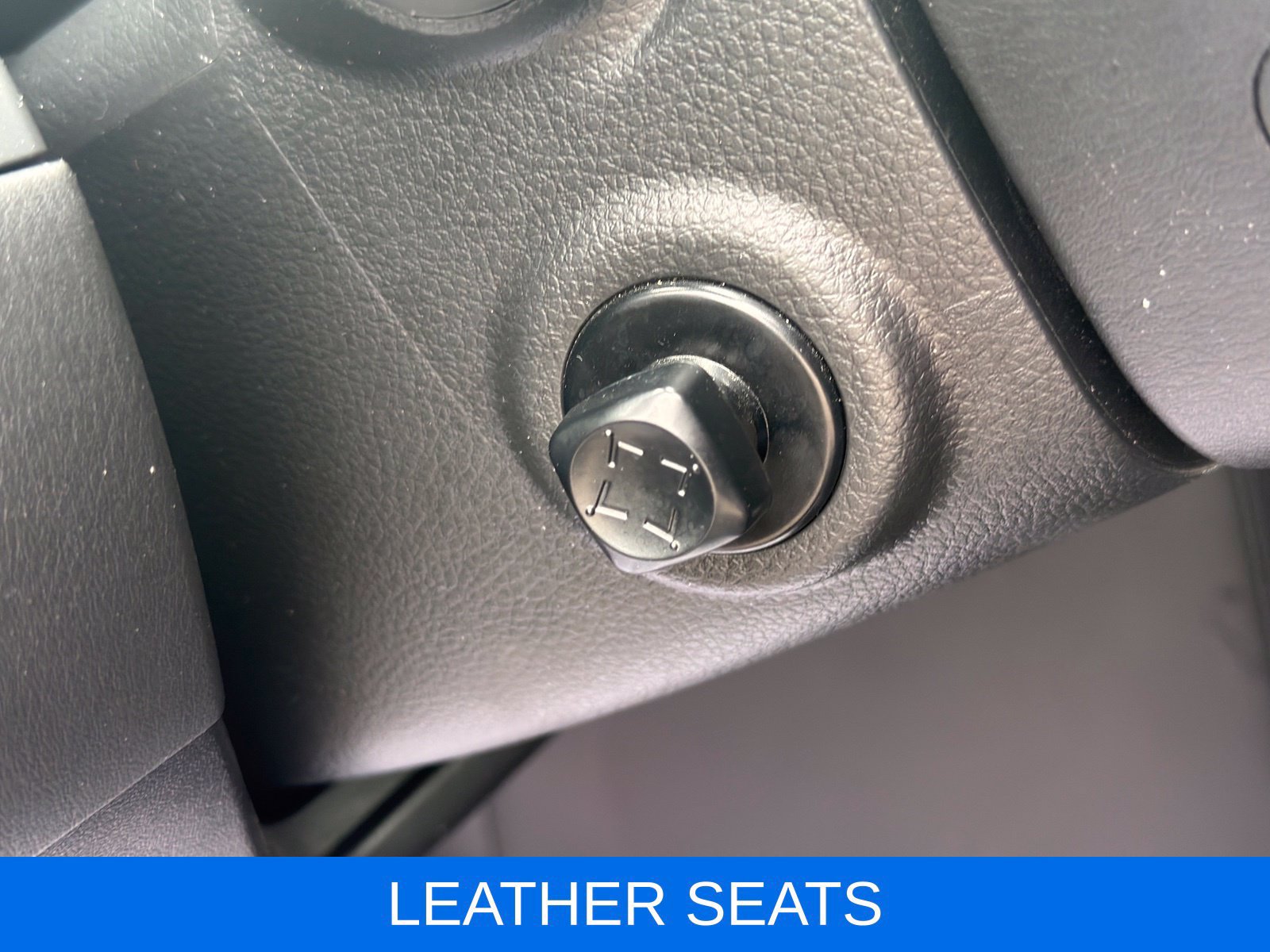 Used 2021 Nissan Armada SL w/ Captain's Chairs Package AWD/4WD image 18