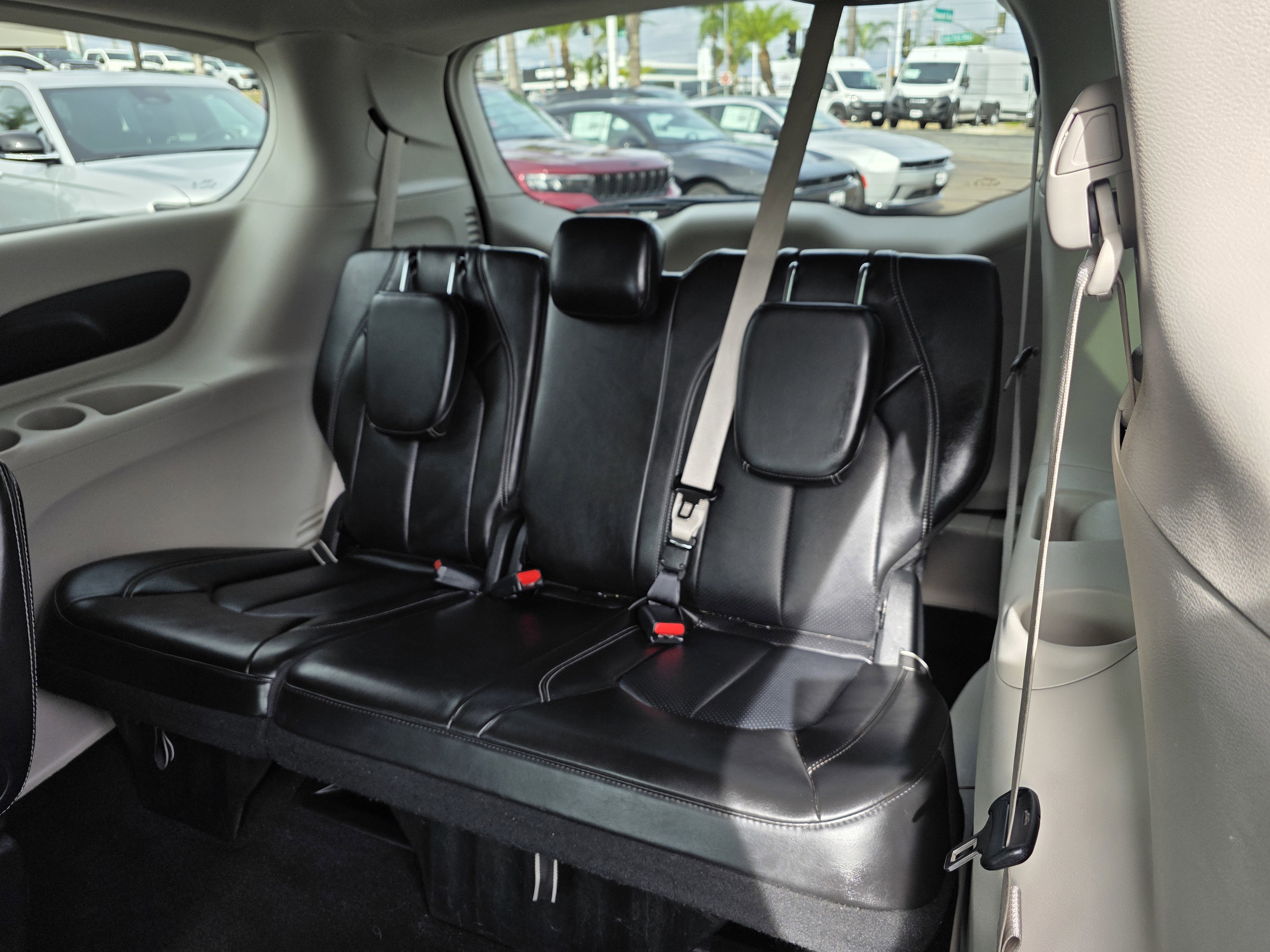 Certified 2024 Chrysler Pacifica Touring-L image 20