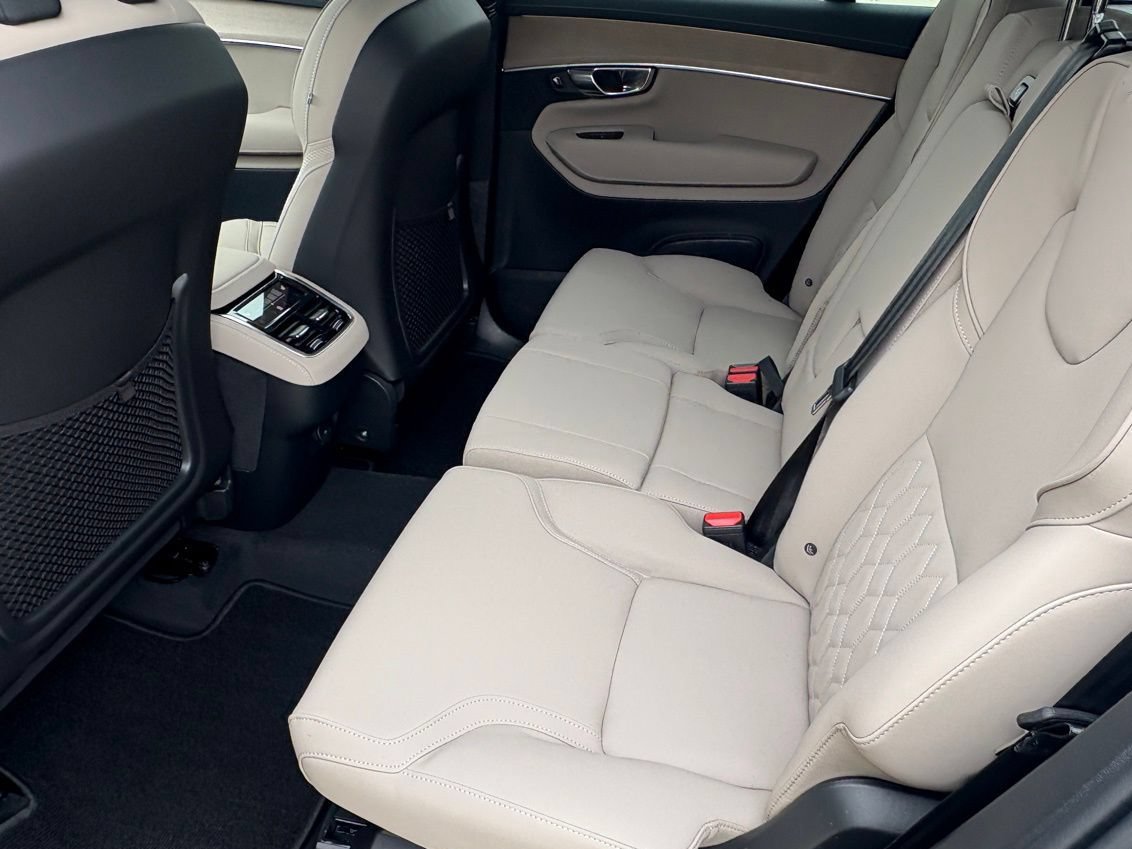 New 2026 Volvo XC90 B5 Plus w/ Protection Package Premier AWD/4WD image 22