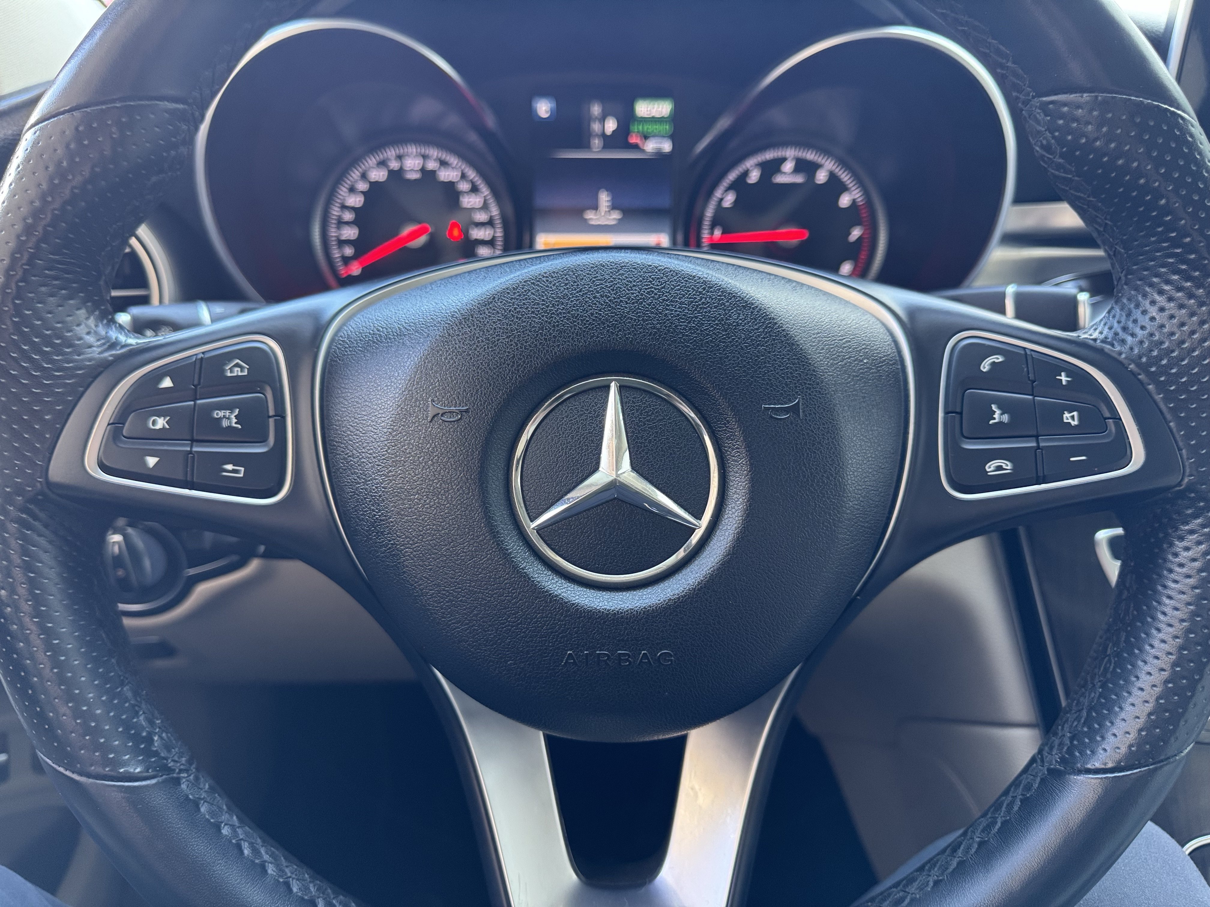 Used 2018 Mercedes-Benz GLC 350e 4MATIC image 34