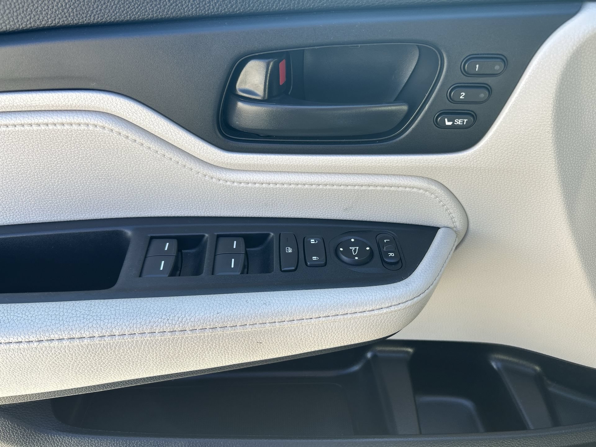 Certified 2025 Honda Odyssey EX-L image 15