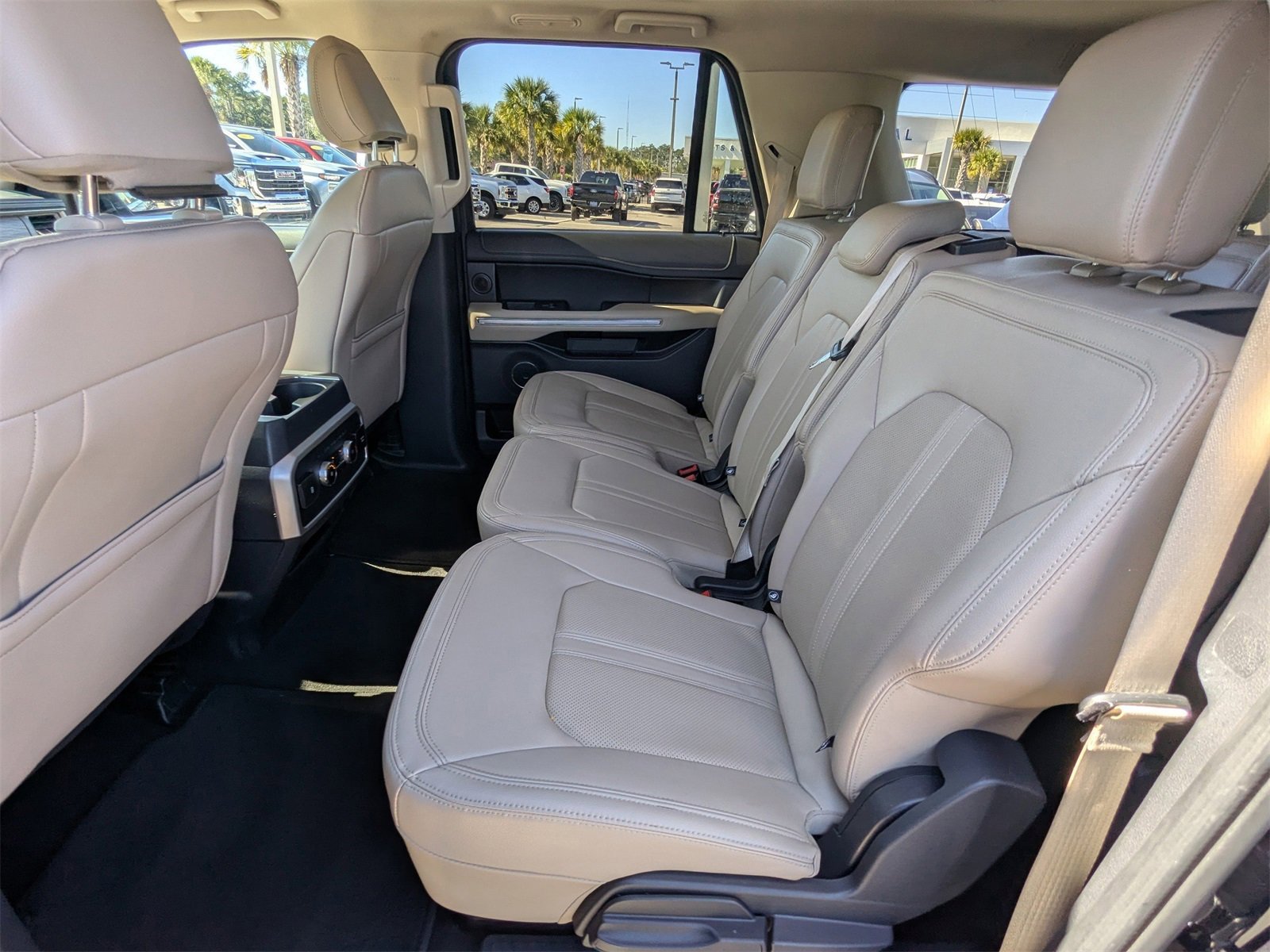Used 2024 Ford Expedition Max Limited image 15