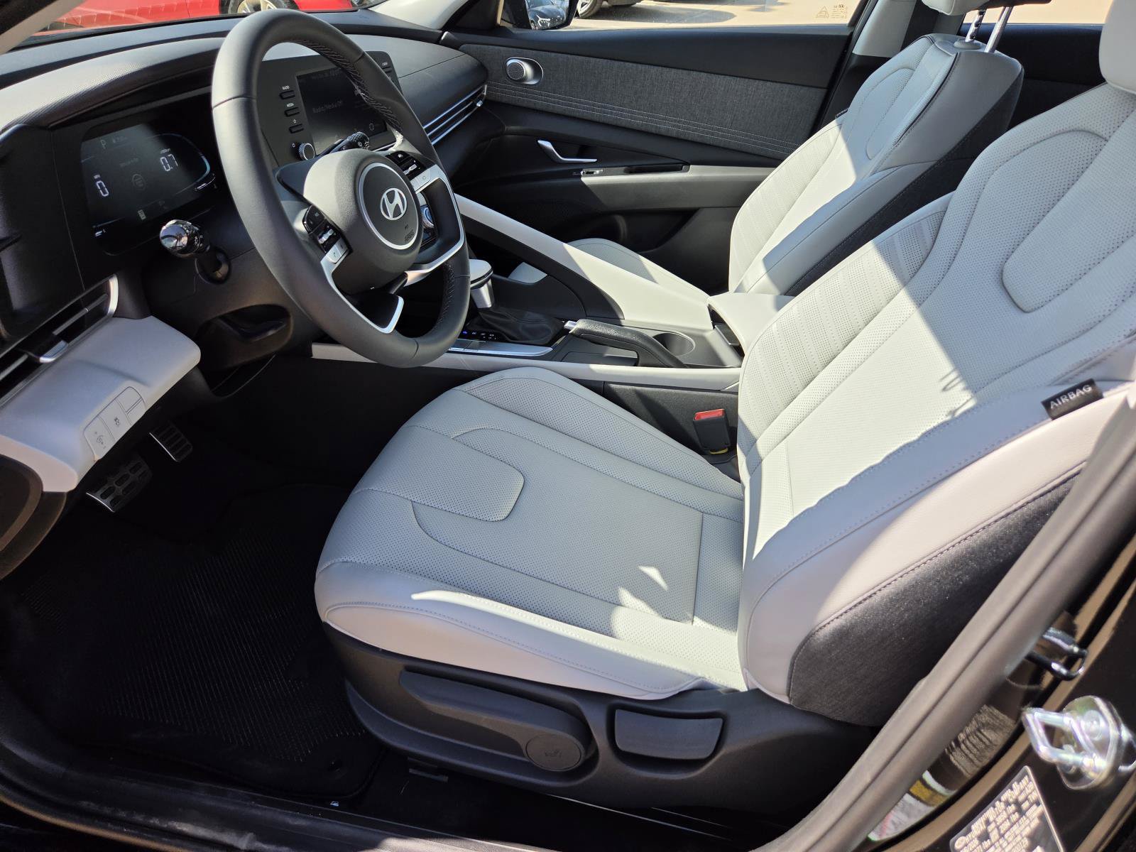 New 2026 Hyundai Elantra SEL Sport FWD image 14