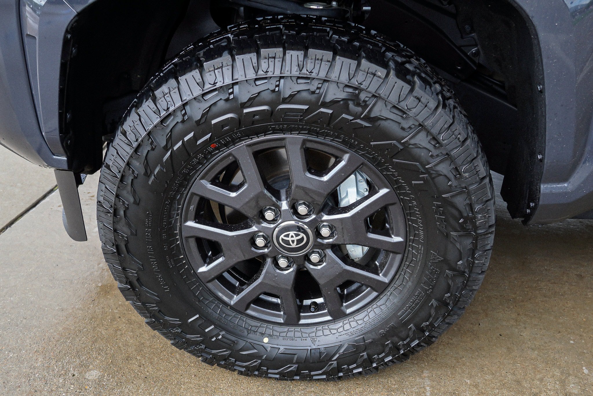 Certified 2025 Toyota Tacoma SR5 AWD/4WD image 12