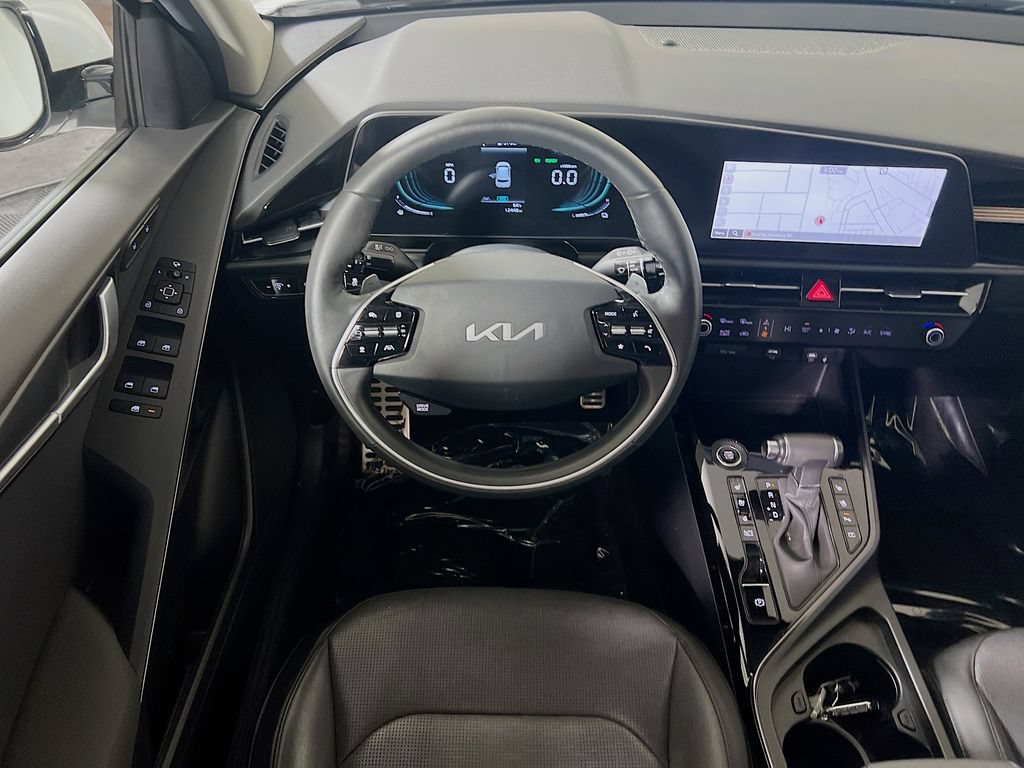 Used 2023 Kia Niro SX Touring FWD image 21