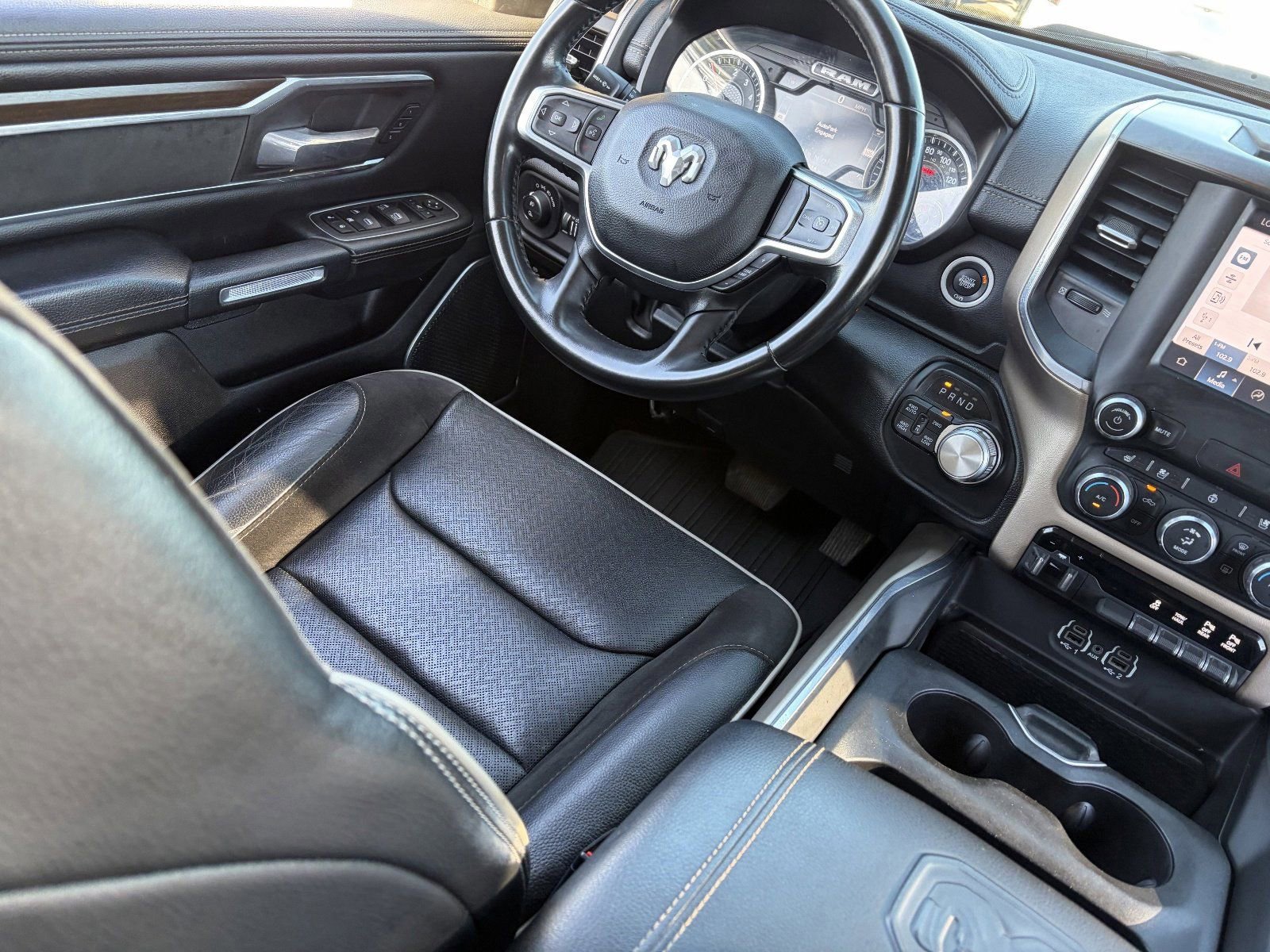 Used 2022 RAM 1500 Laramie AWD/4WD image 17