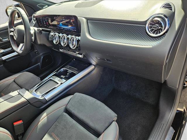 Used 2025 Mercedes-Benz GLA 250 image 21