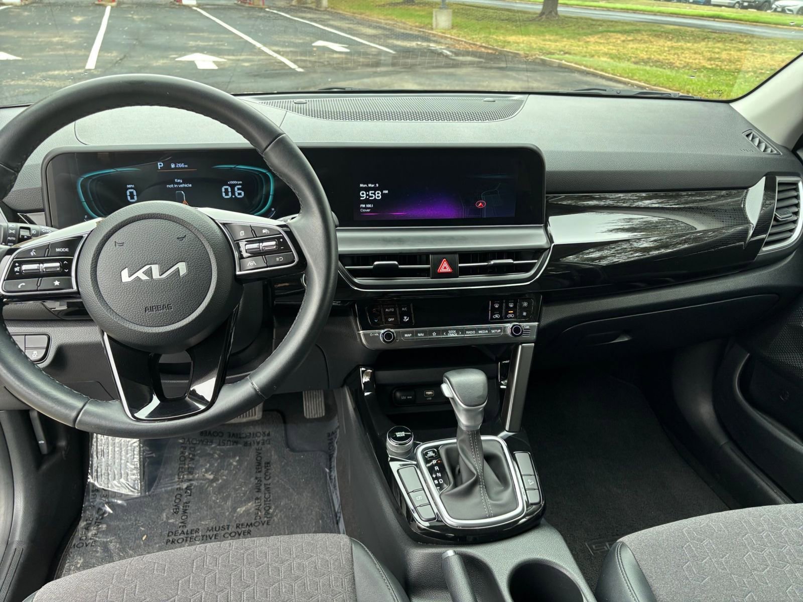 Used 2025 Kia Seltos S image 28