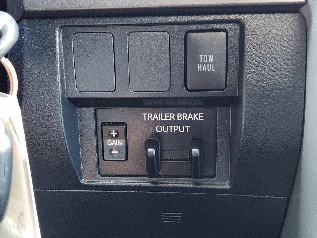 Used 2020 Toyota Tundra SR5 w/ SR5 Leather Package AWD/4WD image 42