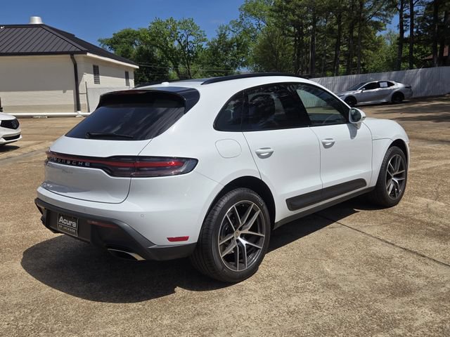 Used 2025 Porsche Macan Turbo AWD/4WD image 27
