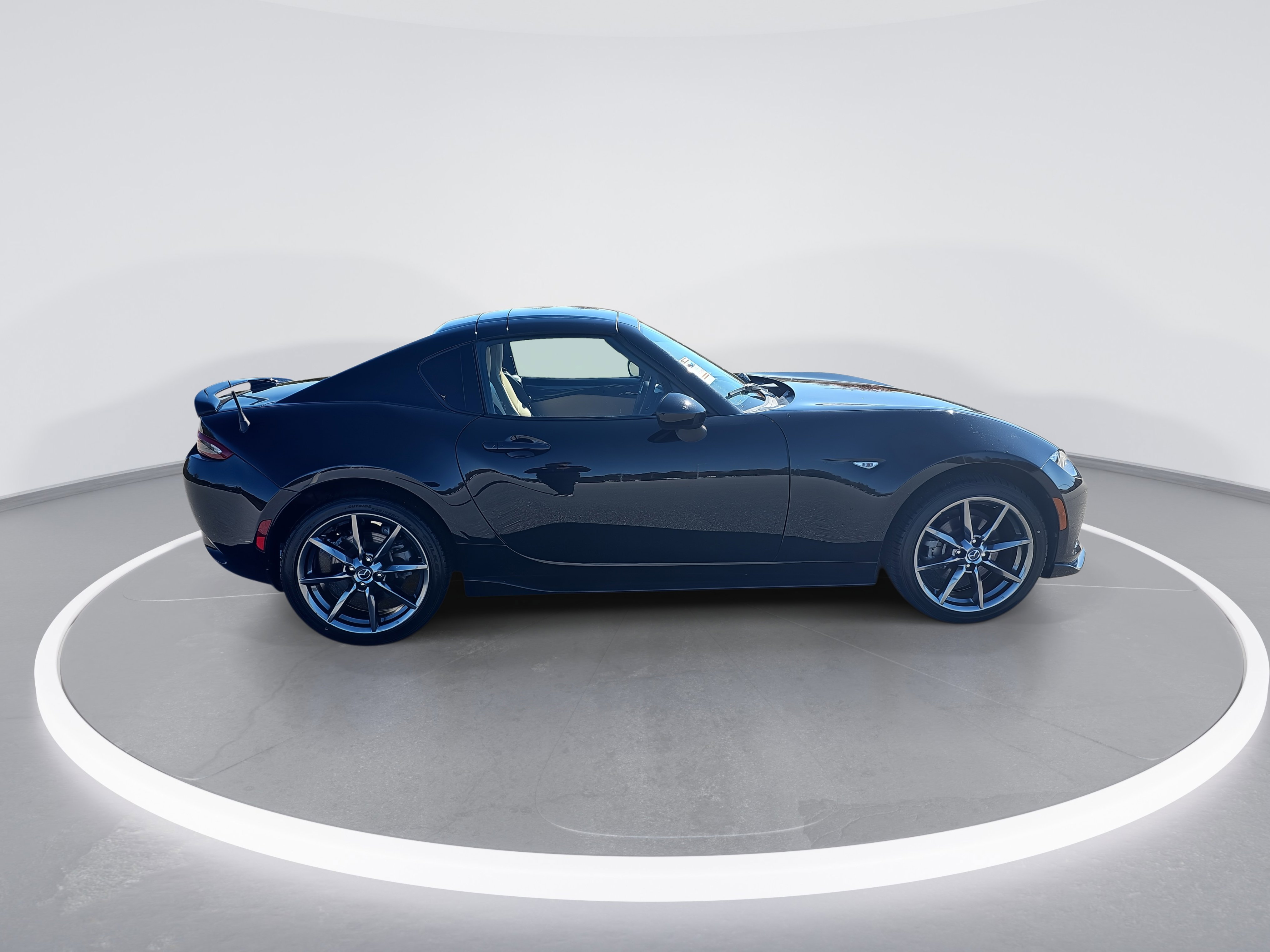 Used 2017 MAZDA MX-5 Miata RF Grand Touring image 2