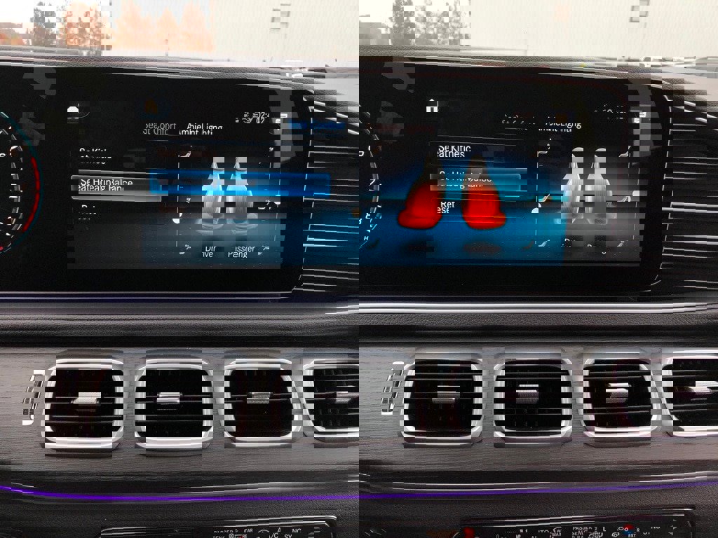 Used 2022 Mercedes-Benz GLE 350 4MATIC w/ Premium Package image 29