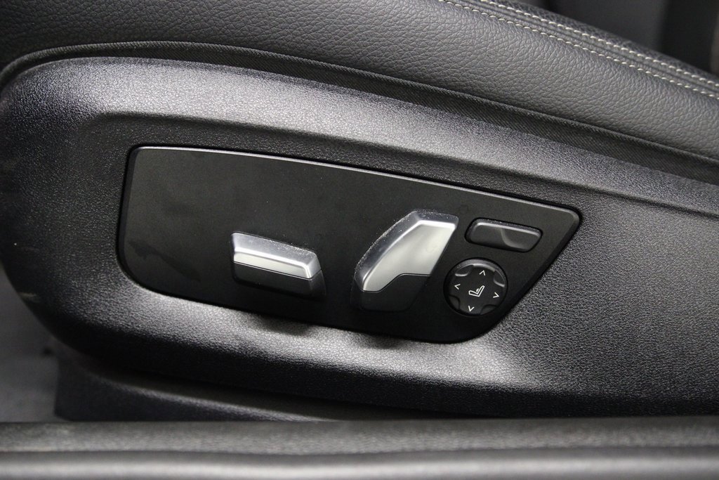 Used 2019 BMW 530e xDrive image 21