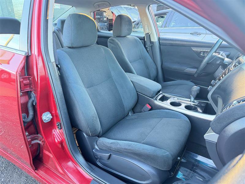 Used 2015 Nissan Altima 2.5 SV FWD image 16