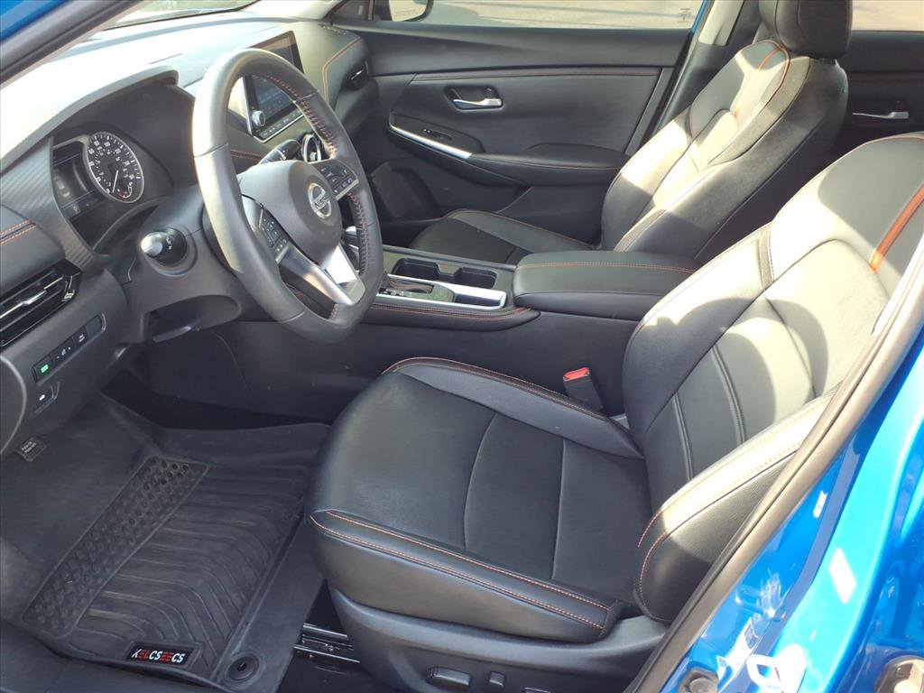 Used 2023 Nissan Sentra SR w/ SR Premium Package FWD image 5