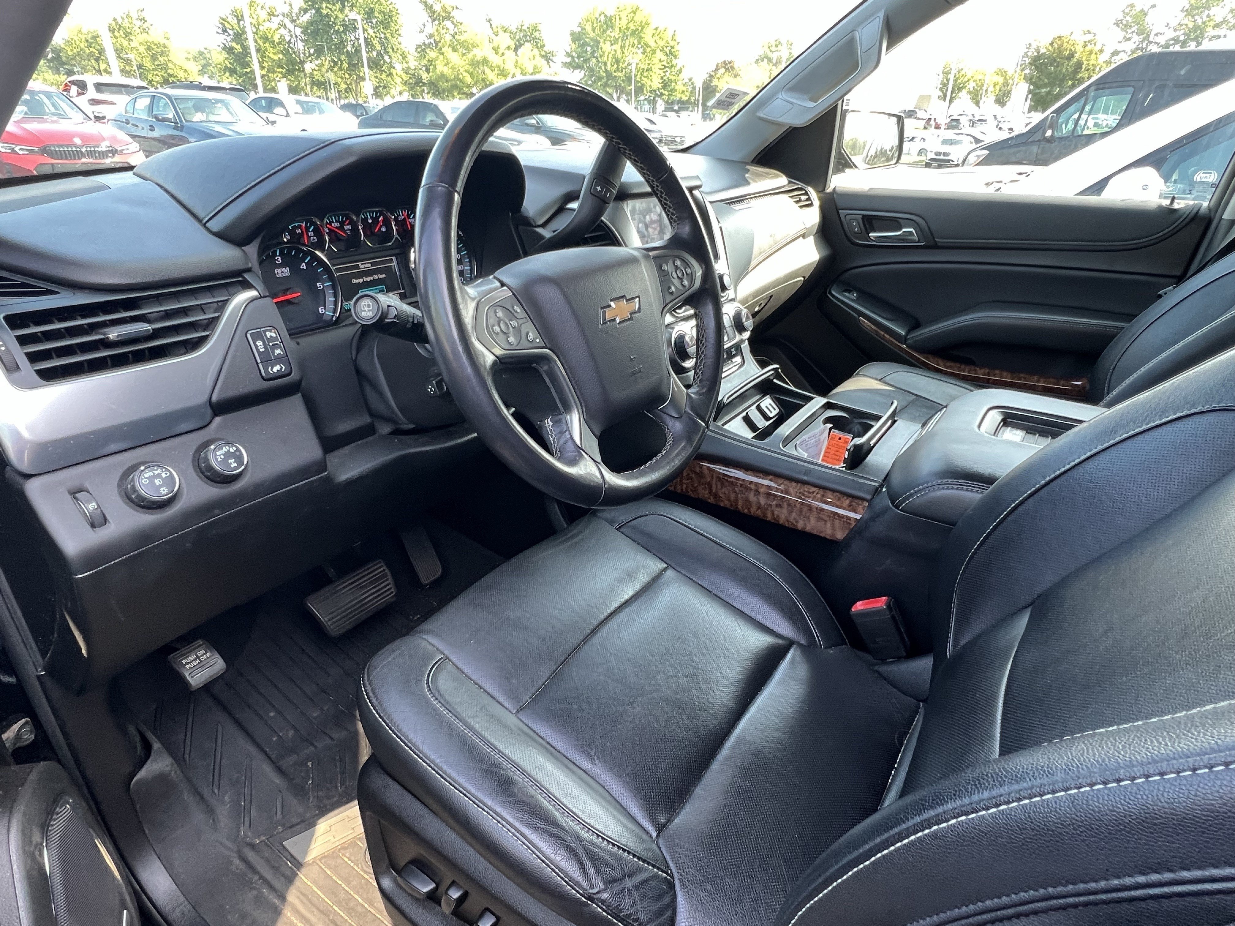 Used 2020 Chevrolet Suburban Premier AWD/4WD image 18