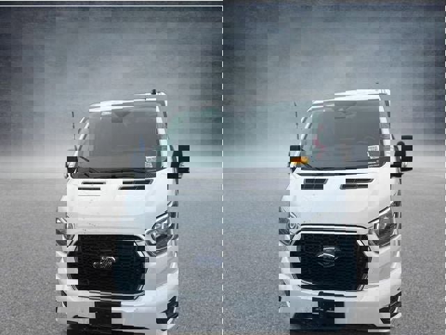 Used 2023 Ford Transit 350 XLT image 18