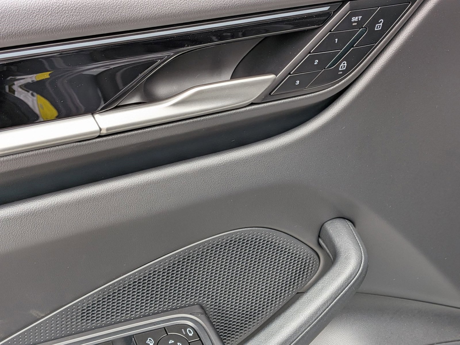 New 2026 Porsche Macan 4S Electric image 14