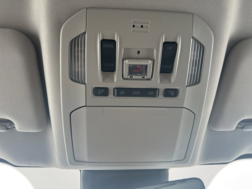 Used 2022 Toyota Highlander XLE image 14