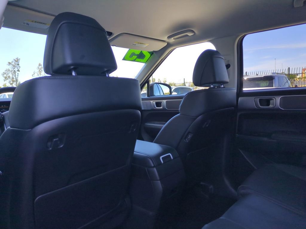 Certified 2025 Hyundai Santa Fe SEL image 26