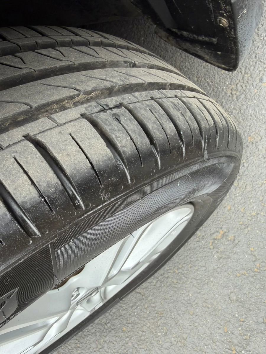 Used 2010 Honda Insight EX image 27