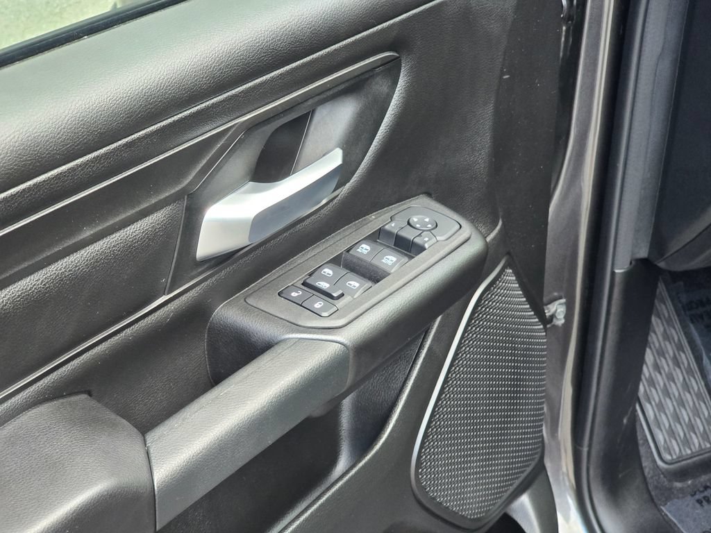 Used 2025 RAM 1500 Warlock AWD/4WD image 38