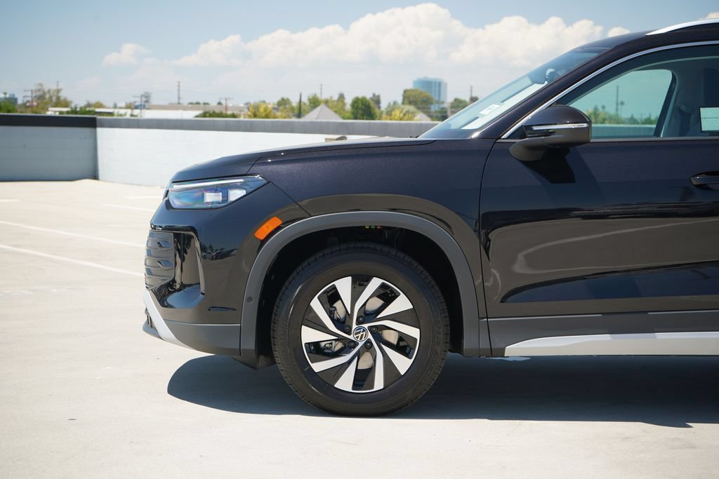 New 2026 Volkswagen Tiguan S FWD image 2