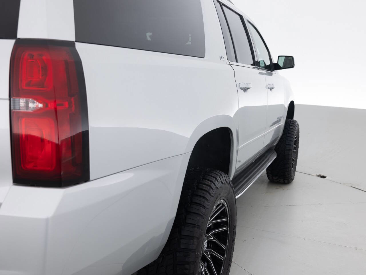 Used 2016 Chevrolet Suburban LTZ AWD/4WD image 14