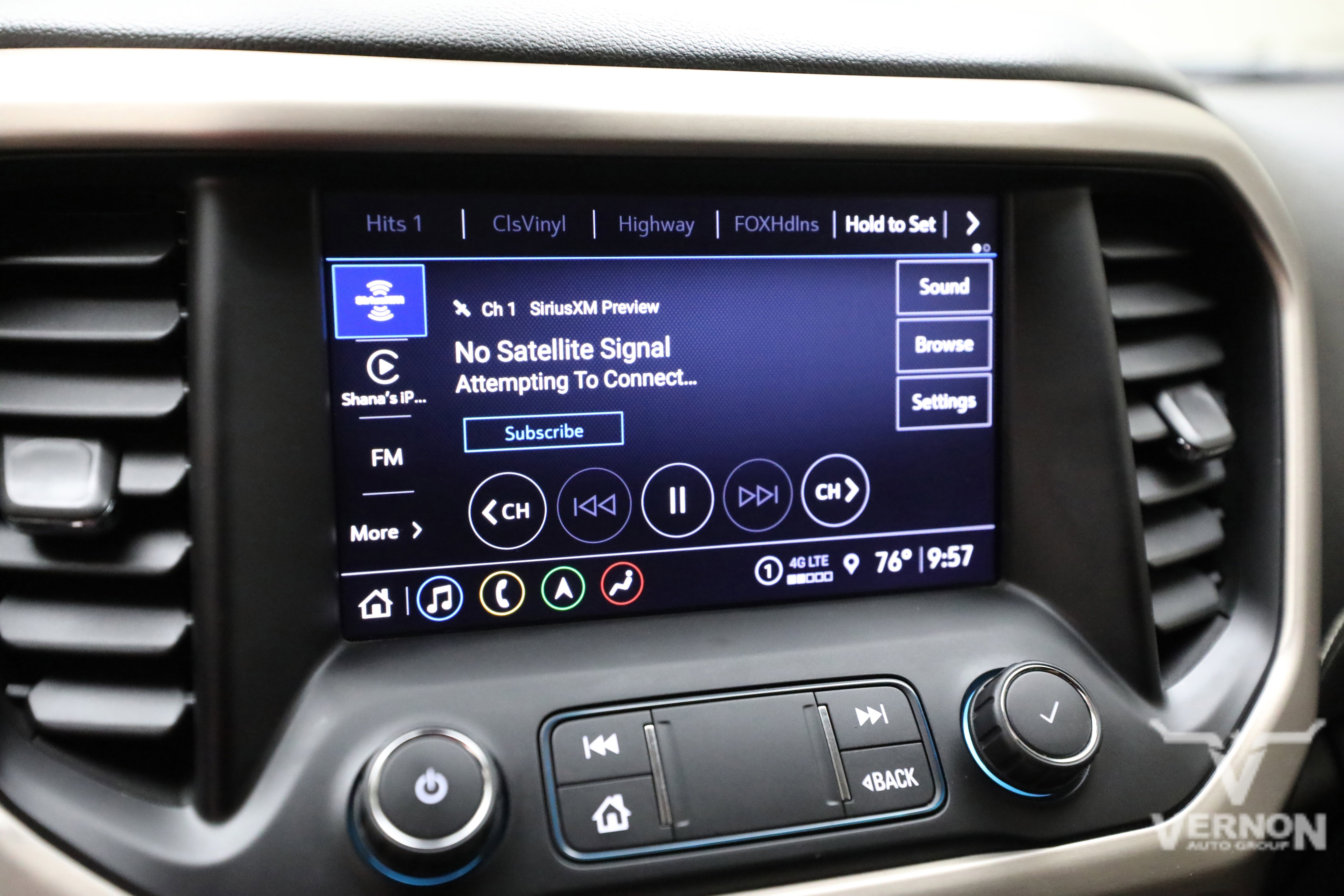 Used 2022 GMC Acadia Denali w/ Denali Ultimate Package image 28