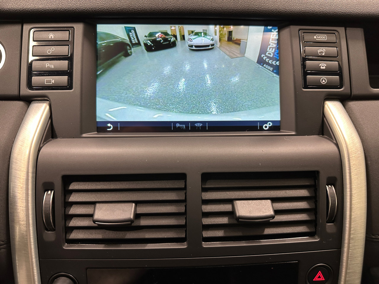 Used 2019 Land Rover Discovery Sport SE image 37