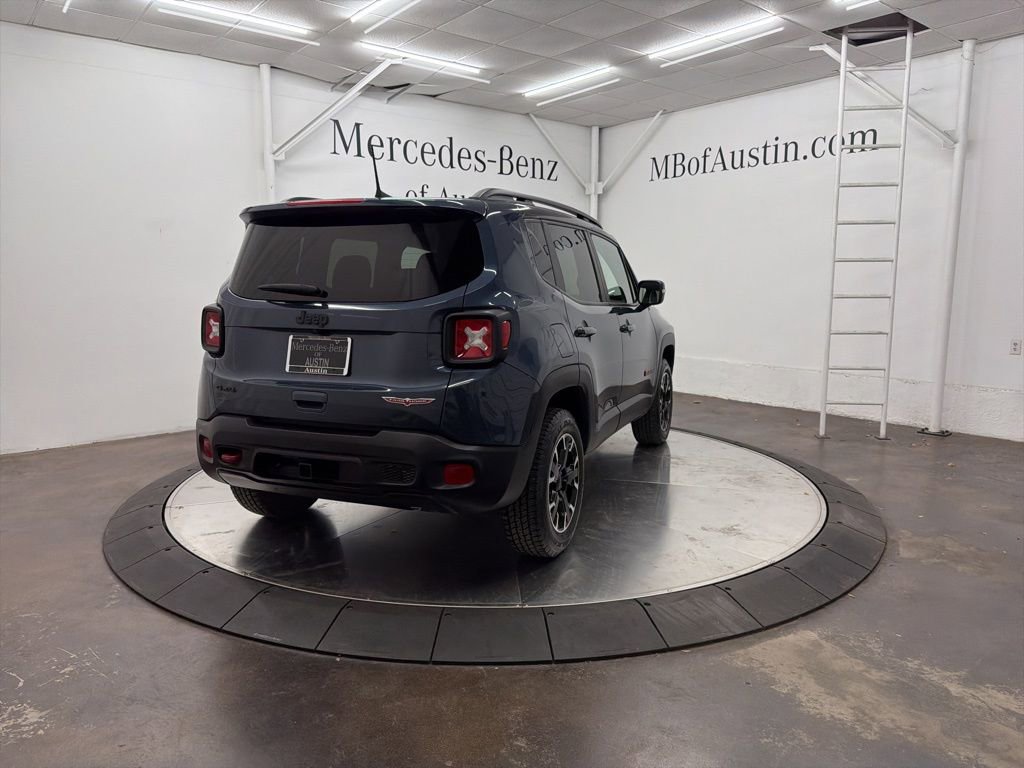 Used 2023 Jeep Renegade Trailhawk w/ Trailhawk Elite Group AWD/4WD image 7