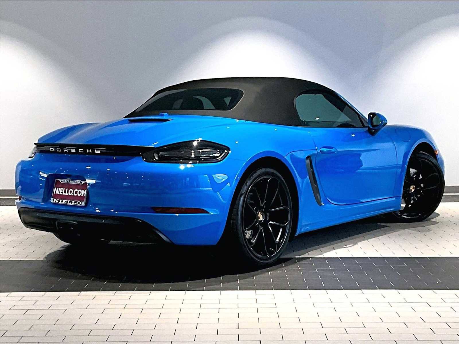 Used 2024 Porsche 718 Boxster image 10