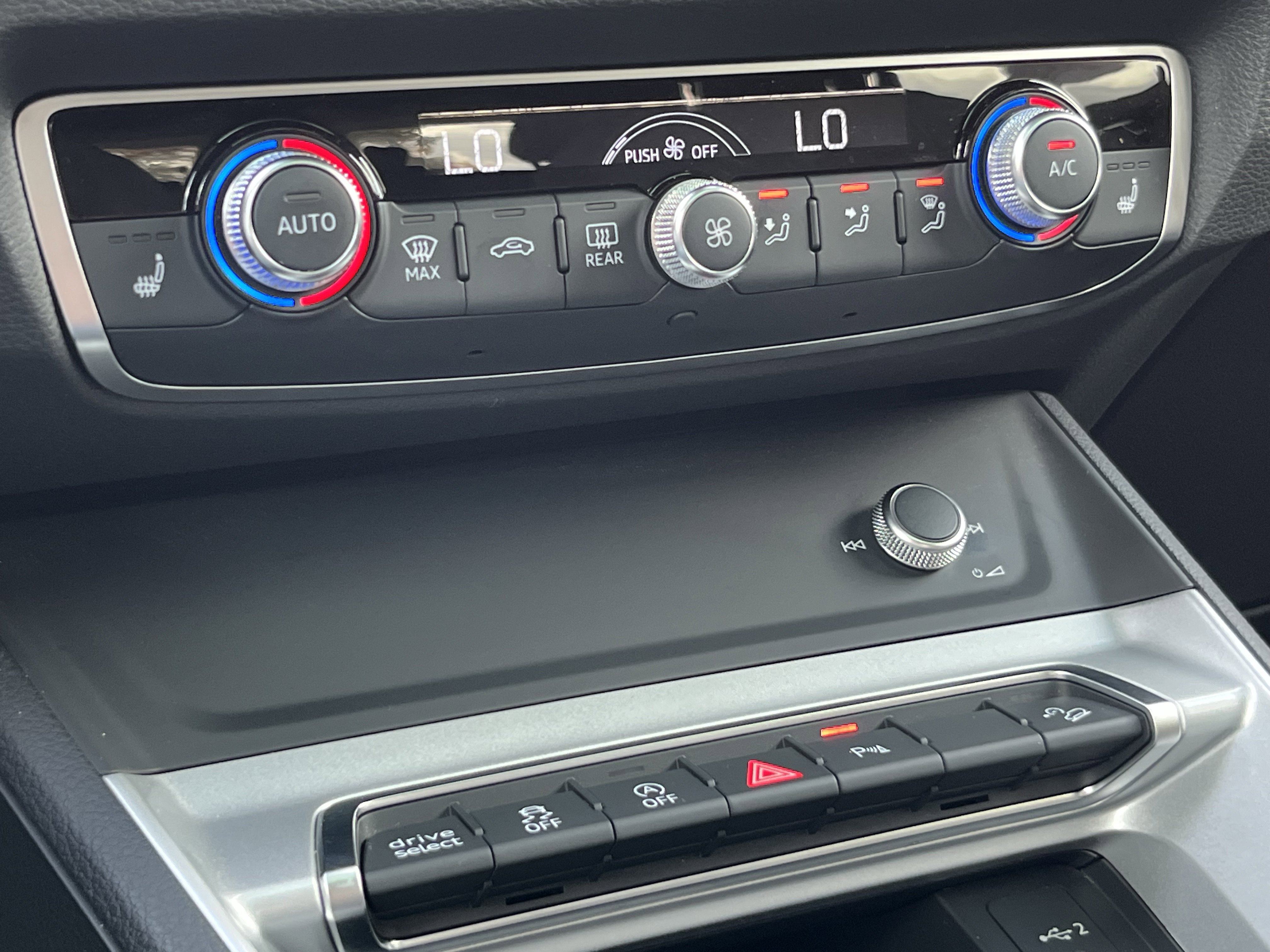 Used 2023 Audi Q3 2.0T Premium image 28