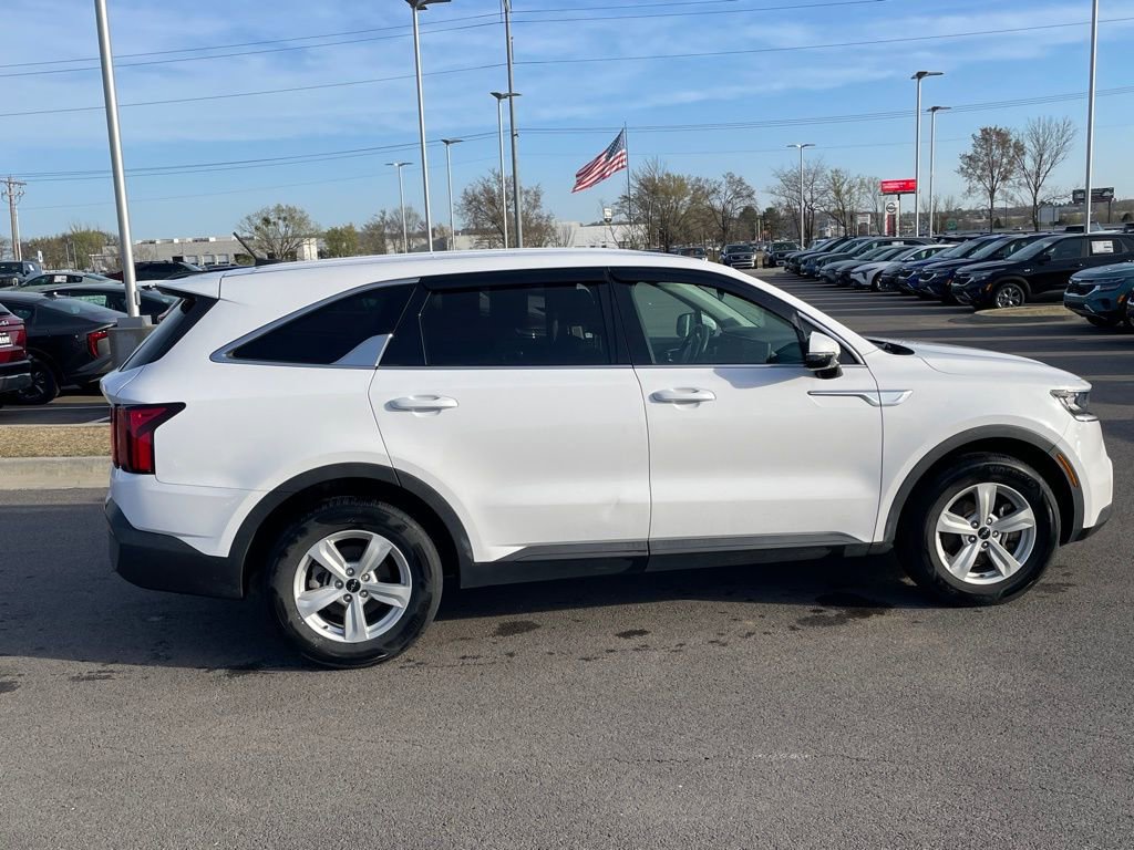 Used 2022 Kia Sorento LX image 8