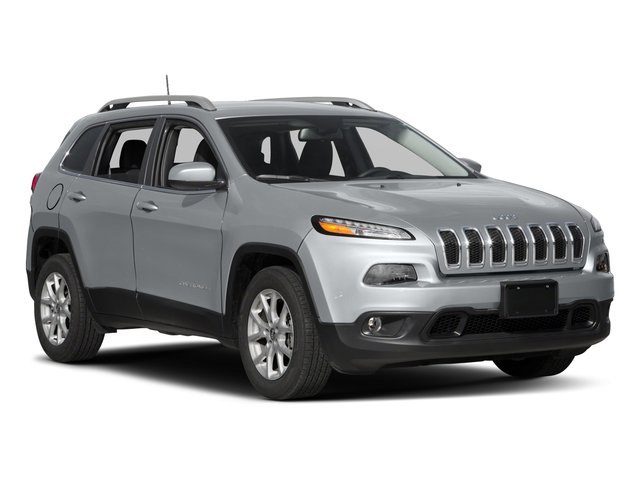 Certified 2017 Jeep Cherokee Latitude w/ Safety/Convenience Group AWD/4WD image 6