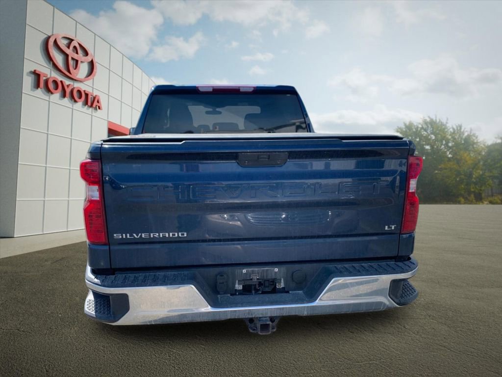Used 2022 Chevrolet Silverado 1500 LT AWD/4WD image 3