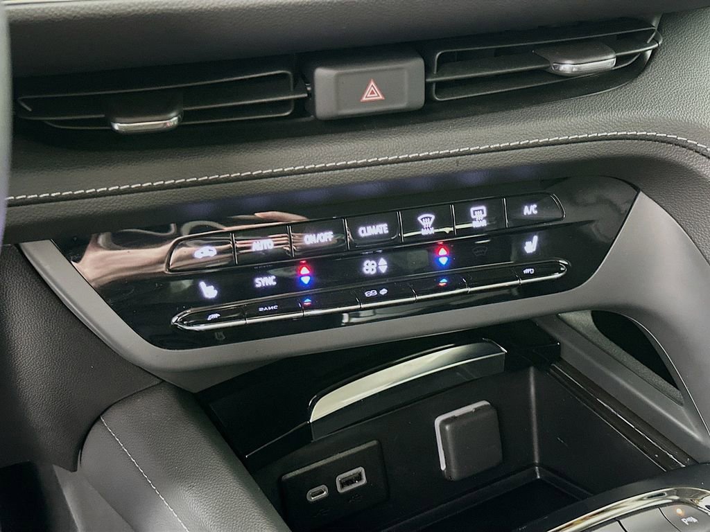 Used 2023 Buick Envision Preferred w/ Sport Touring Package image 23