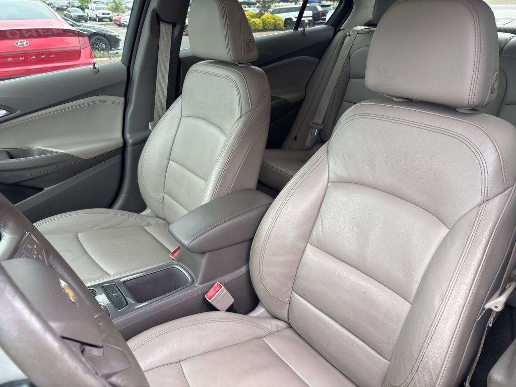 Used 2017 Chevrolet Cruze Premier image 11