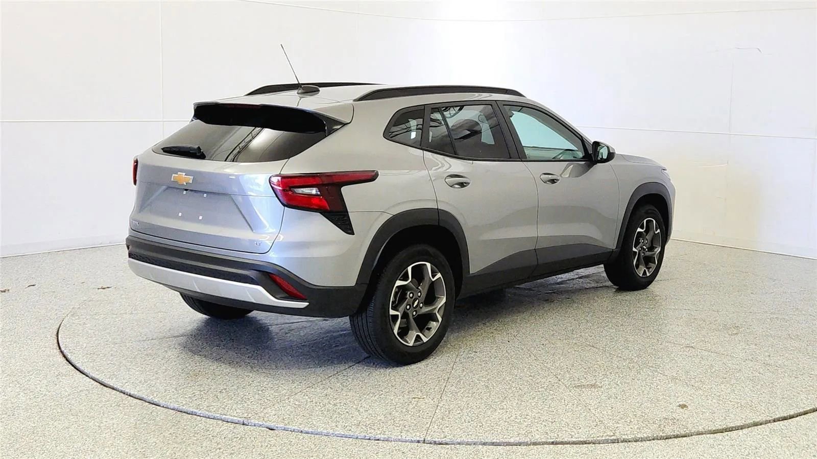 Used 2024 Chevrolet Trax LT w/ Driver Confidence Package FWD image 7