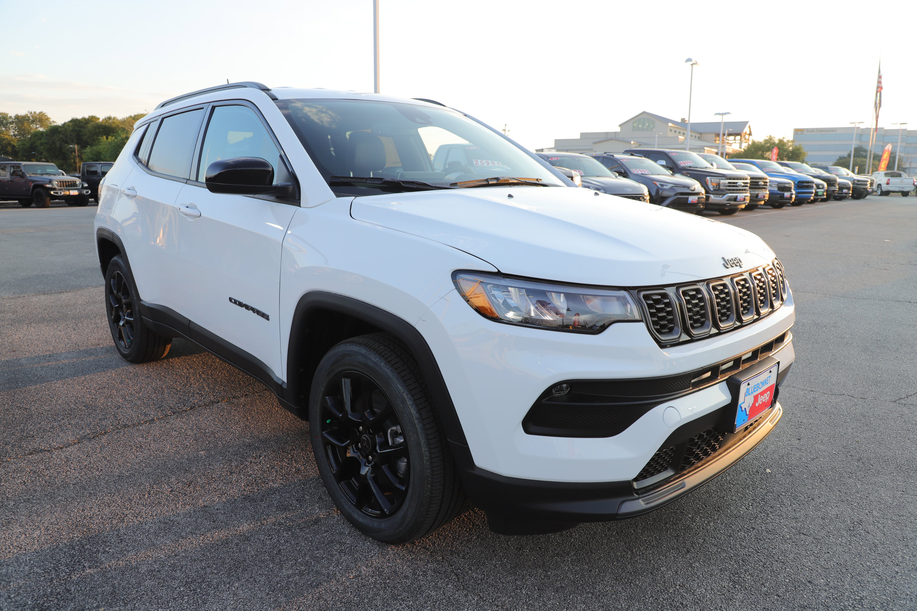 New 2026 Jeep Compass Latitude image 4