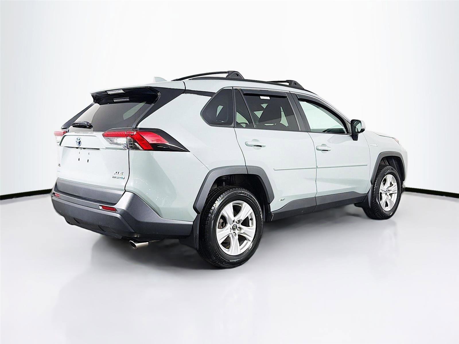 Used 2020 Toyota RAV4 XLE w/ Convenience Package image 7